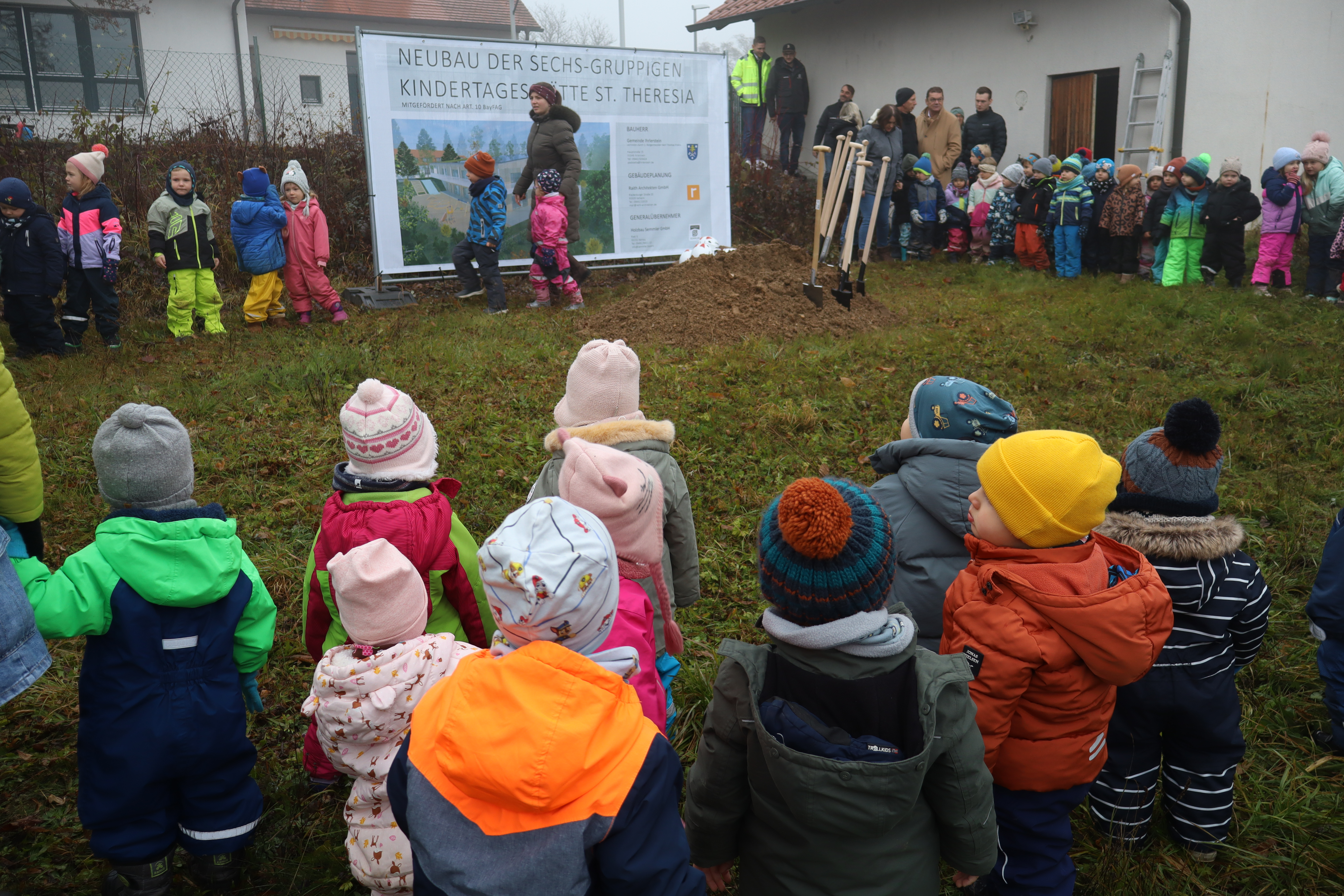 Spatenstich für den Neubau